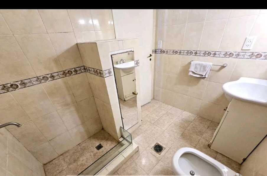 Casa + Departamento, Pileta y Gran Parque. Barrio Malvinas 4