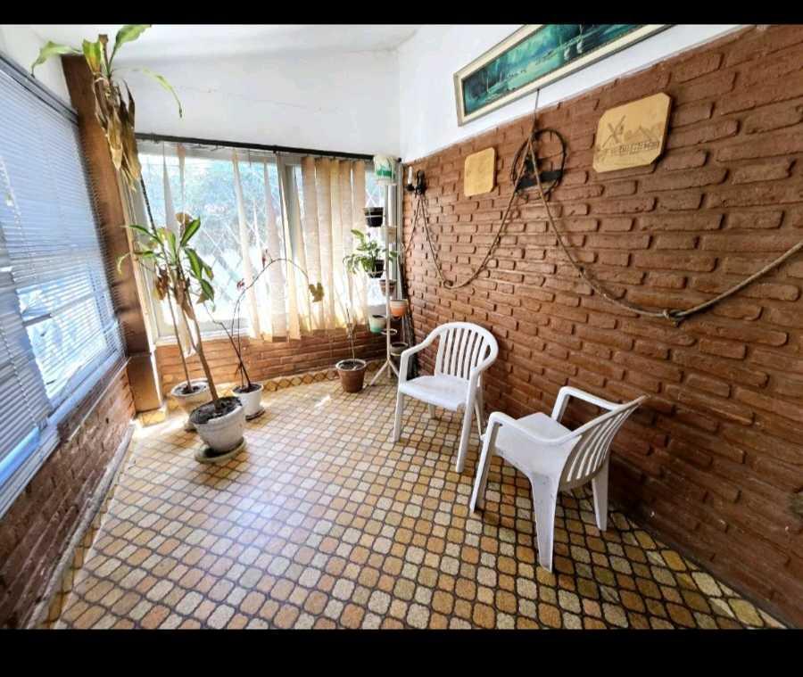 Oportunidad Casa en Barrio Malvinas con Hermoso Terreno 3