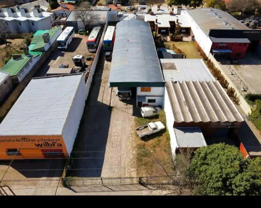 Vendo importante galpon con.oficina.zona industrial 3