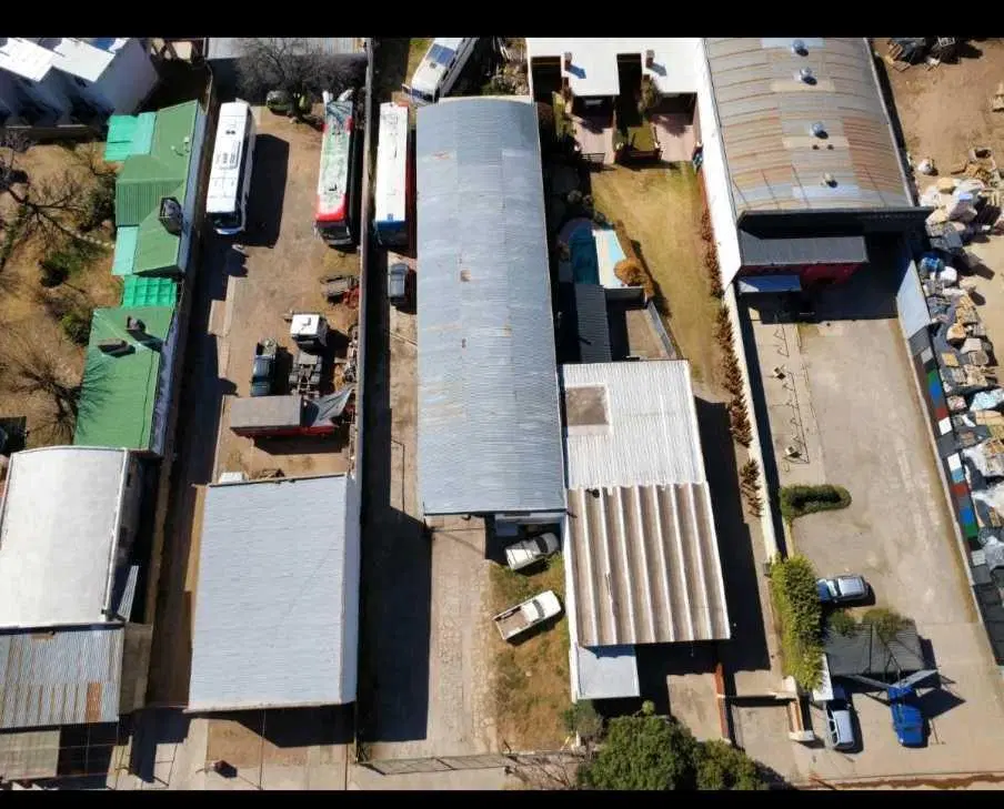 Vendo importante galpon con.oficina.zona industrial 2