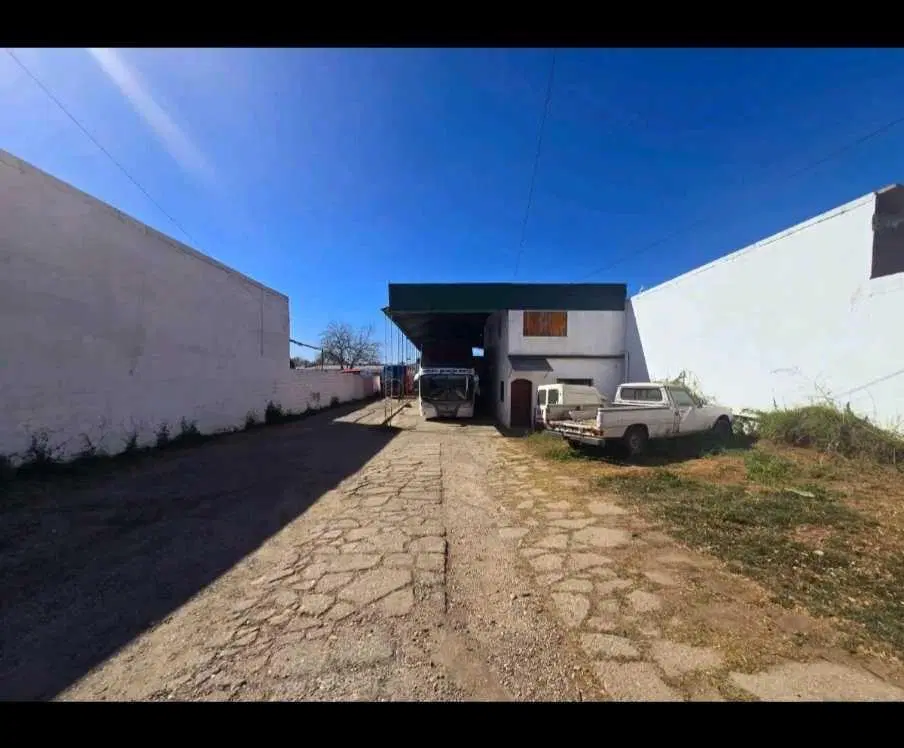 Vendo importante galpon con.oficina.zona industrial 4