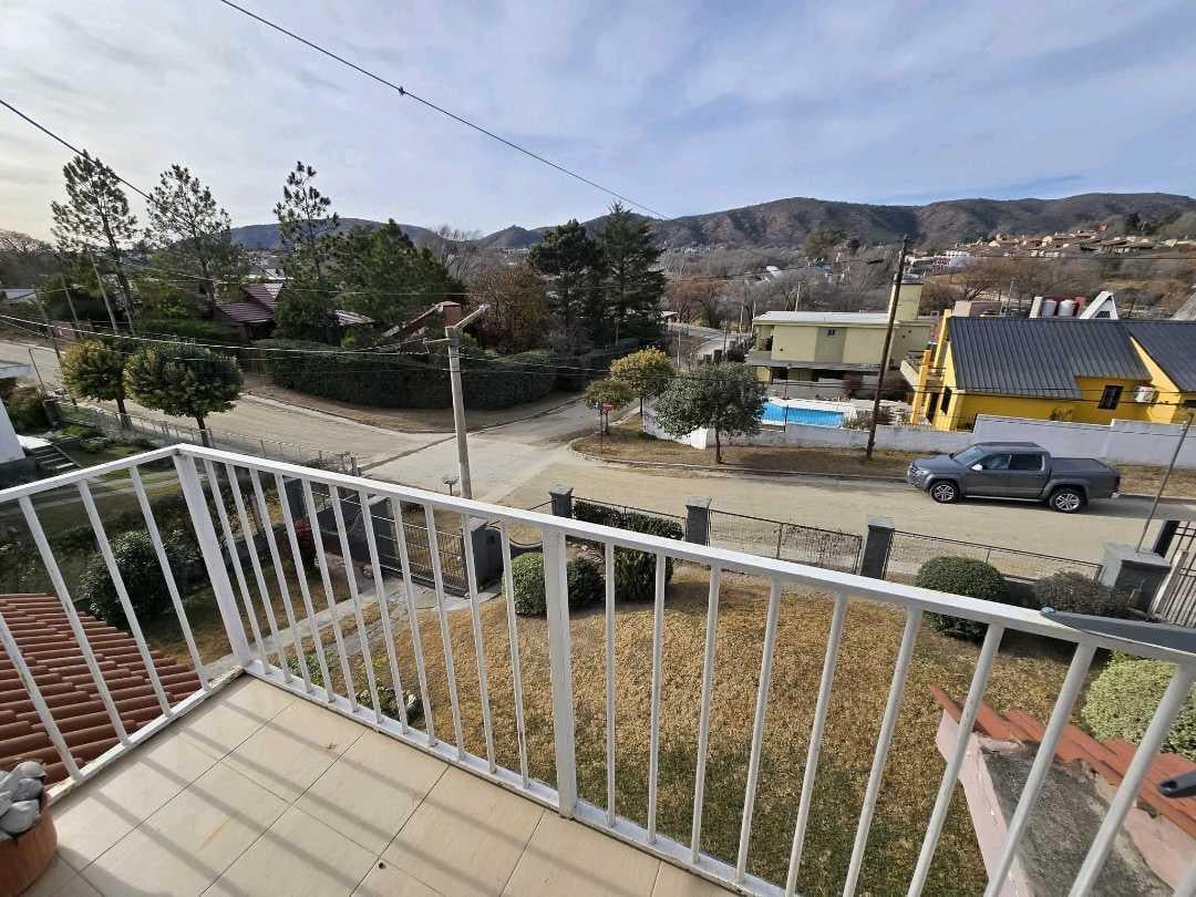 🏡✨ VENTA: CASA 2 PLANTAS EN VILLA CARLOS PAZ – B° EL FANTASIO📍 ¡A so