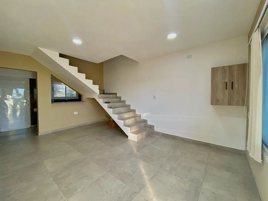 CASA A ESTRENAR CON PILETA, A METROS DE LA RUTA. TANTI 3