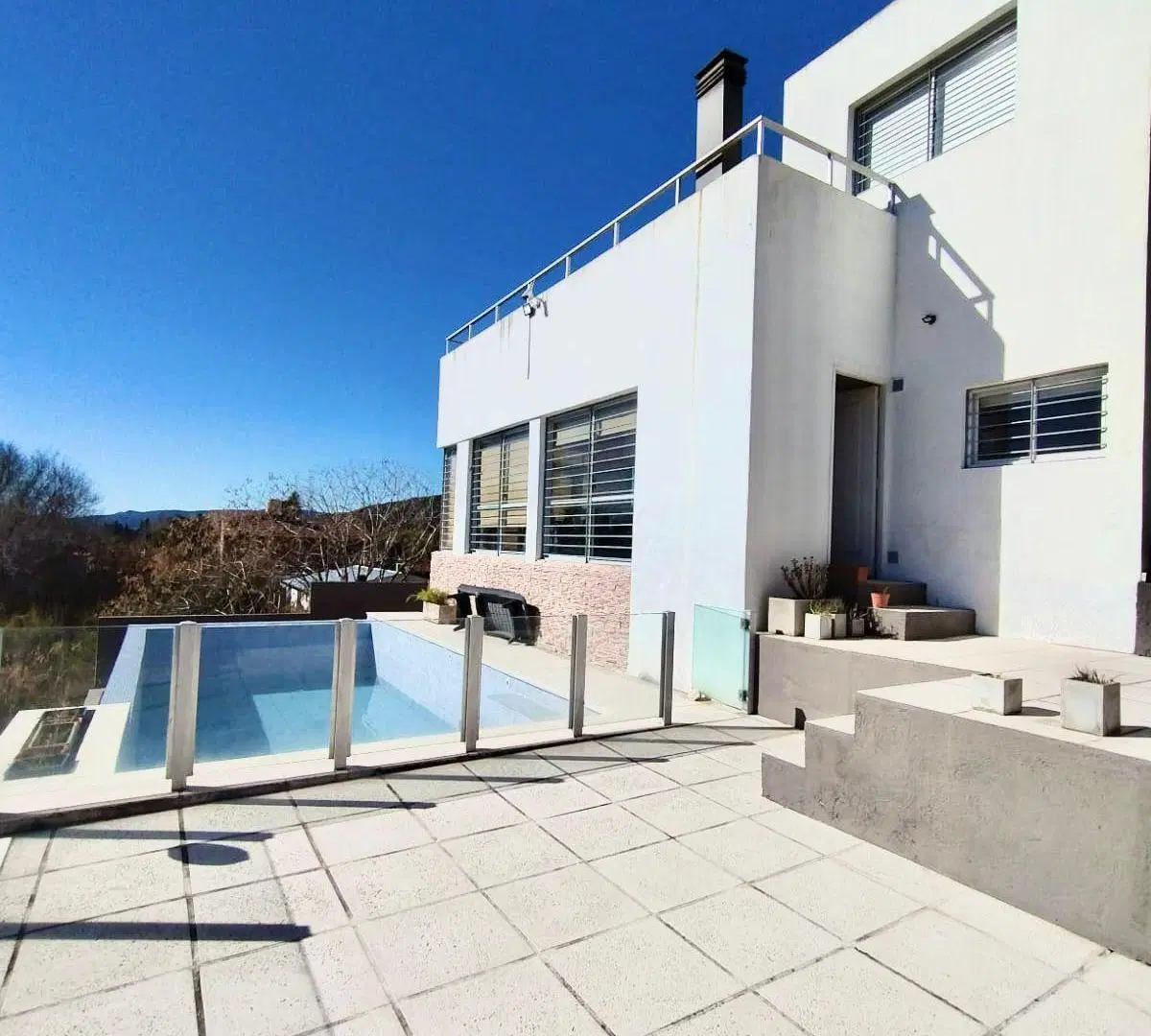 APTA CREDITO - CASA CON 5 DORMITORIOS, FANTASIO, CARLOS PAZ 8