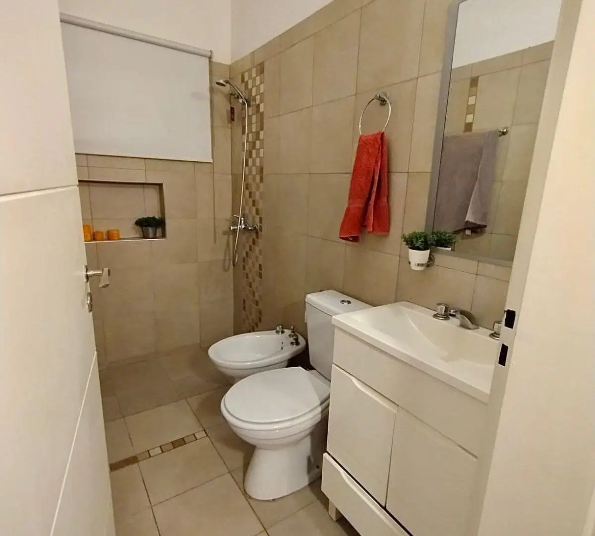 APTA CREDITO - CASA CON 5 DORMITORIOS, FANTASIO, CARLOS PAZ 3