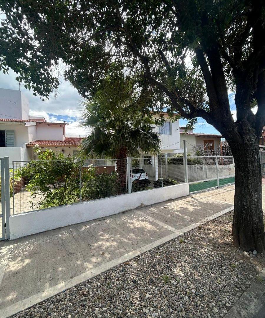 ️ OPORTUNIDAD CASA +DPTOS–TRIBUNALES, Villa Carlos Paz
IDEAL ESTUDIO ARQUITECTOS ABOGADOS ESCRIBANOS