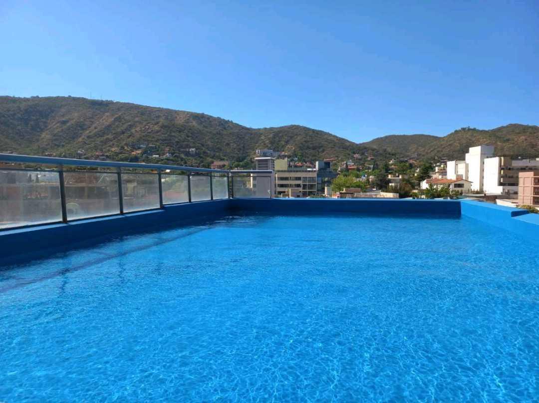 Foto de DEPARTAMENTO EN VENTA – PLENO CENTROVilla Carlos Paz pileta cochera, imagen 2