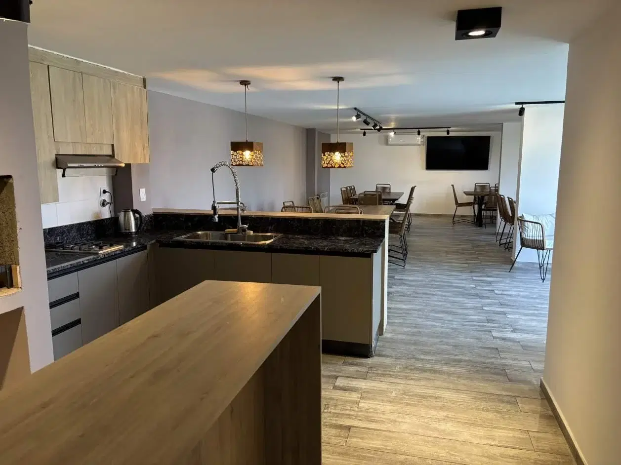 Vendo excelente departamento amplio como luminoso balcón 5
