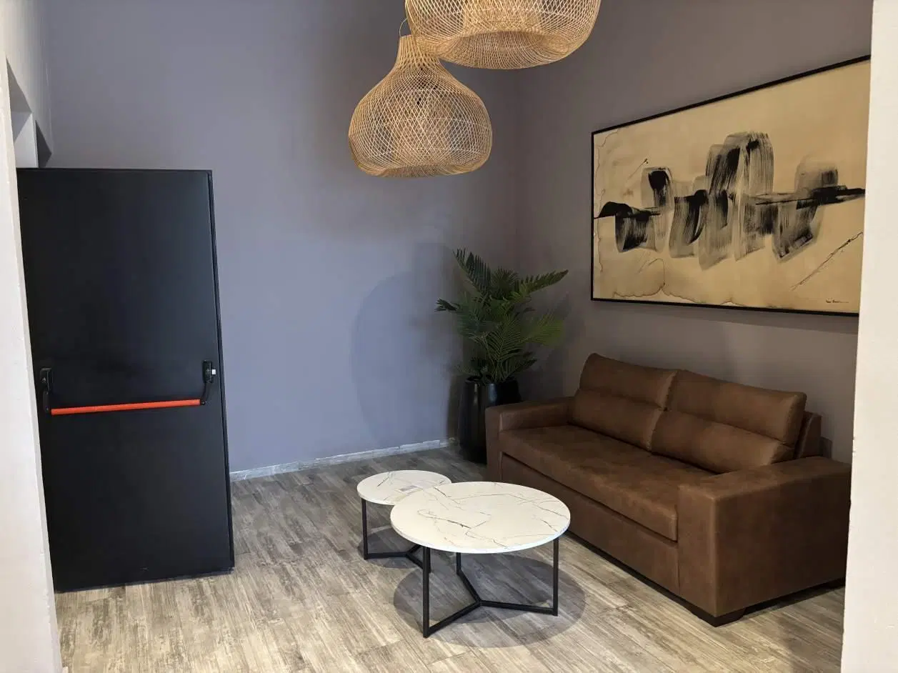 Vendo excelente departamento amplio como luminoso balcón 1