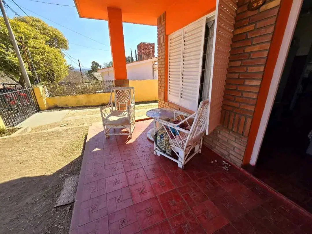 VENTA – CASA EN BARRIO SOL Y RÍO Casa en buen estado 5