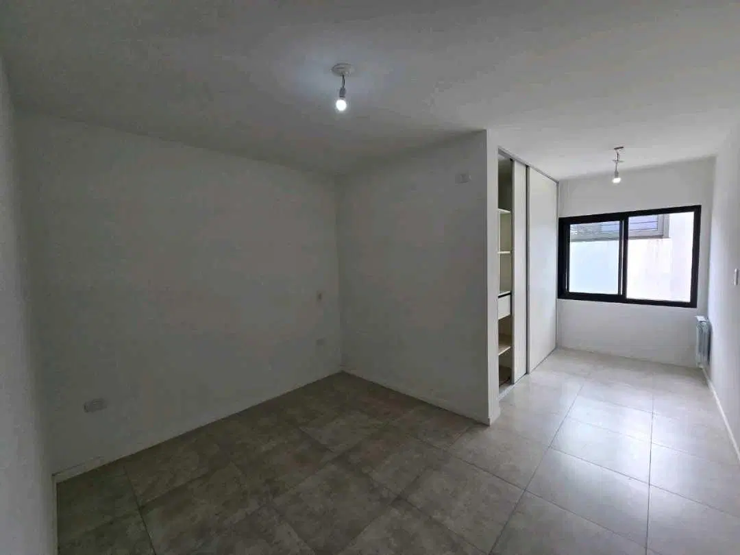 VENTA – DEPARTAMENTO 1 DORMITORIO CON COCHERA

Excelente departamento 4