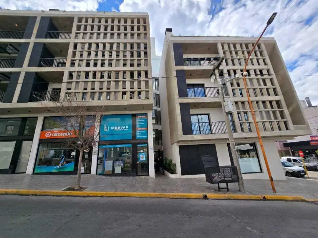 VENTA – DEPARTAMENTO 1 DORMITORIO CON COCHERA

Excelente departamento 5