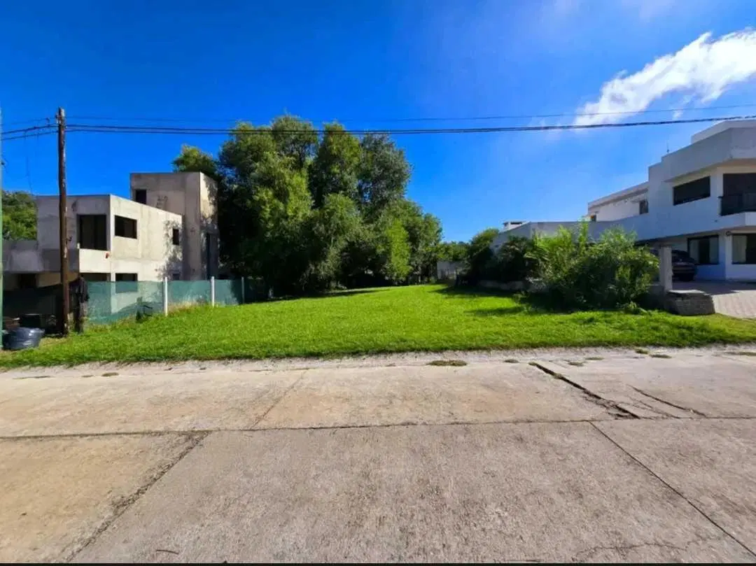 VENTA: Lote en barrio cerrado El Dorado 2, 702 m², con escritura, pavi 5