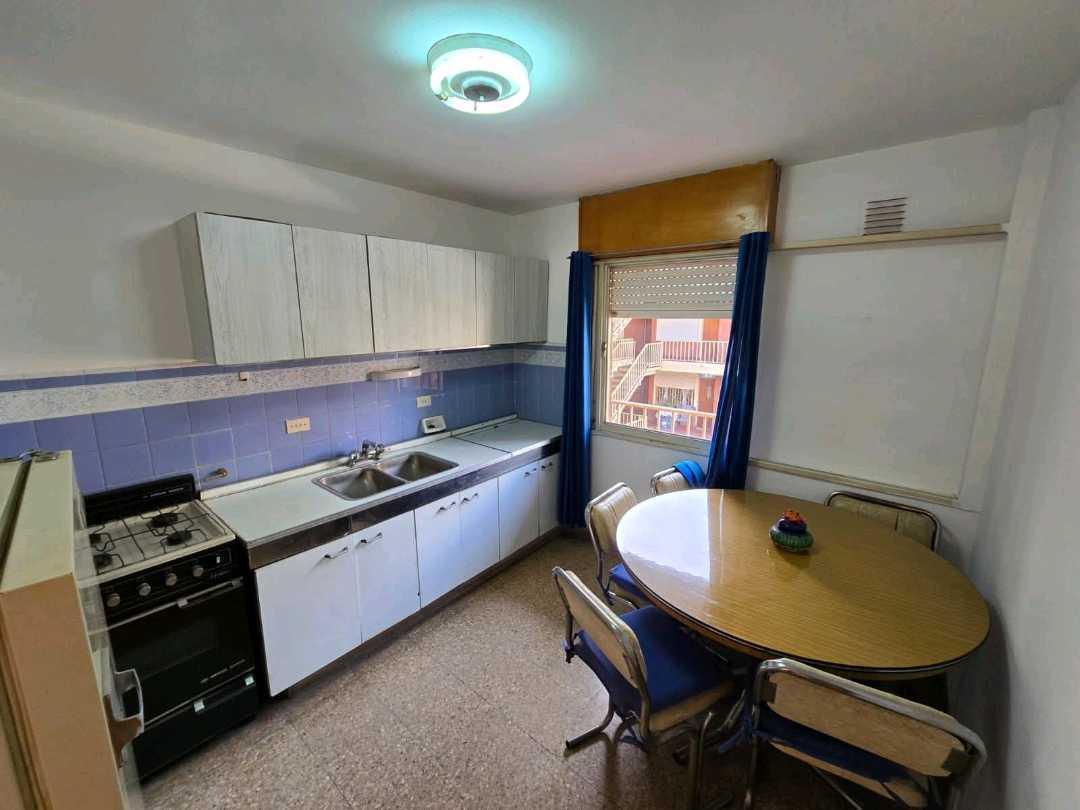 Foto de DEPARTAMENTO EN VENTA – VILLA CARLOS PAZExcelente ubicación, balcon, imagen 2
