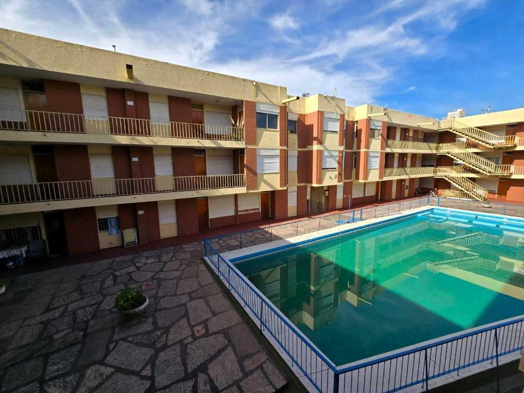 Foto de DEPARTAMENTO EN VENTA – VILLA CARLOS PAZExcelente ubicación, balcon, imagen 5