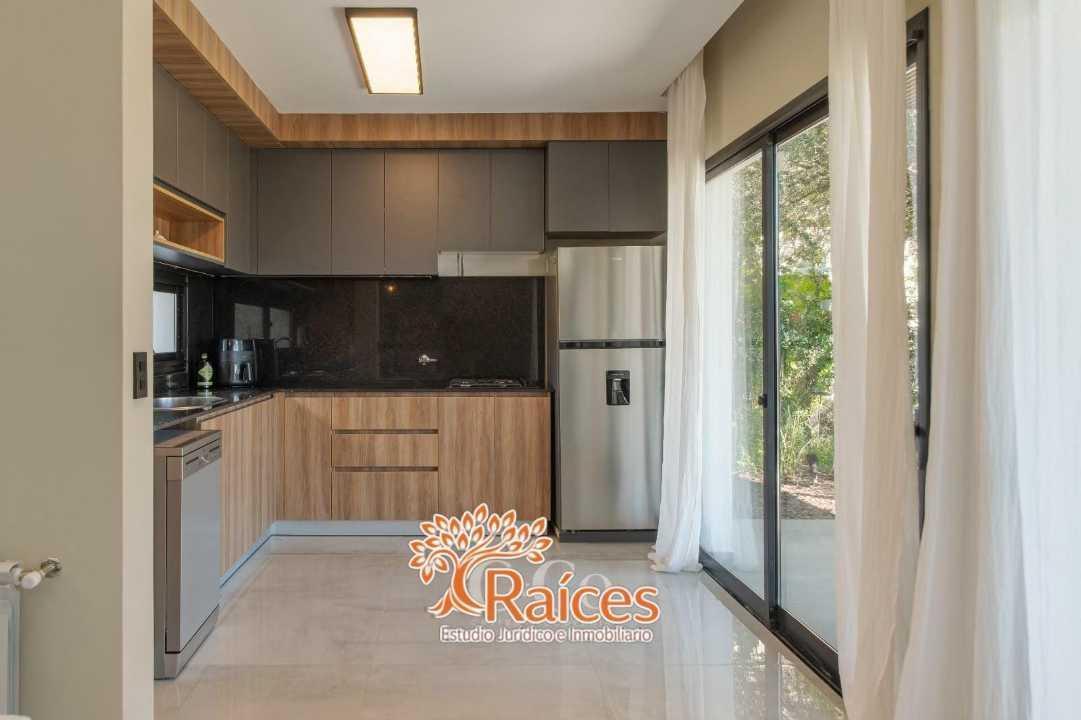 Foto de VENTA | CASA DE CATEGORÍA A ESTRENAR Country Carlos Paz Golf, imagen 5