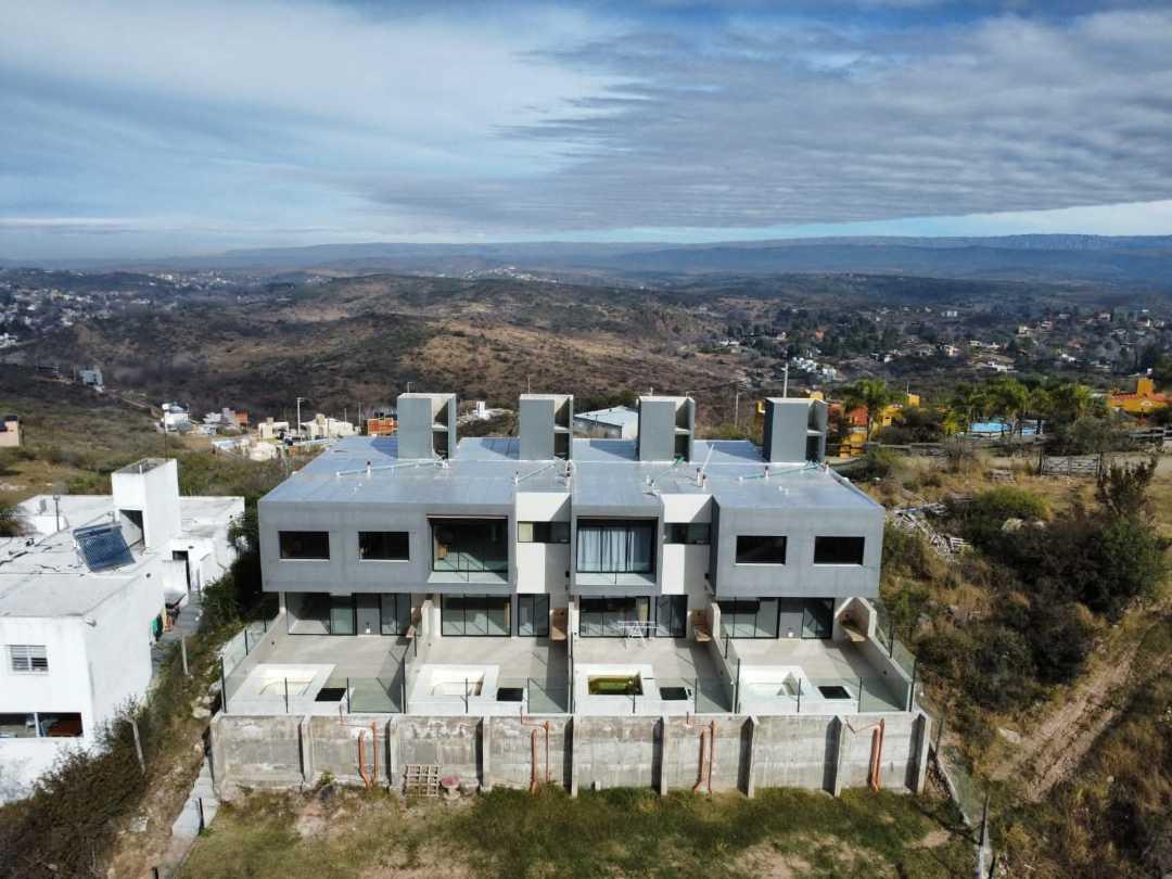 Foto de CASA DÚPLEX PREMIUM CON JACUZZI Y VISTAS A LAS SIERRAS–VILLA DEL LAGO, imagen 3