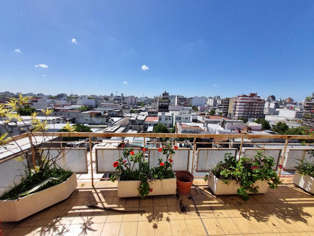 Departamento de 4 Ambientes C/dependencias, Balcón Terraza y Cochera 2