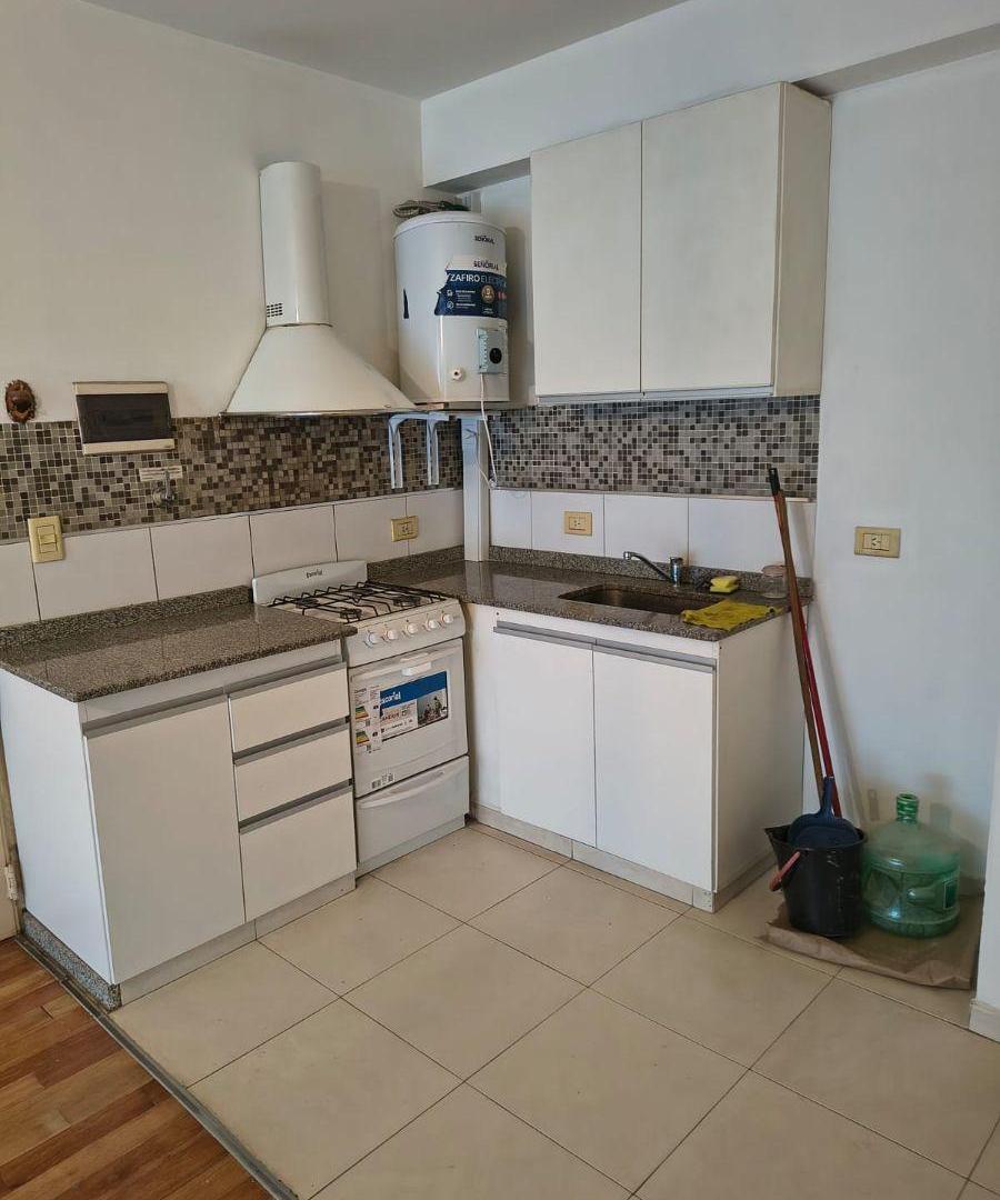 Al frente con balcón, terraza común con parrilla