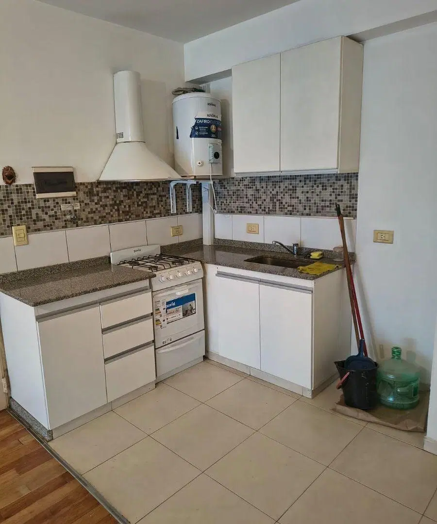 Al frente con balcón, terraza común con parrilla 1
