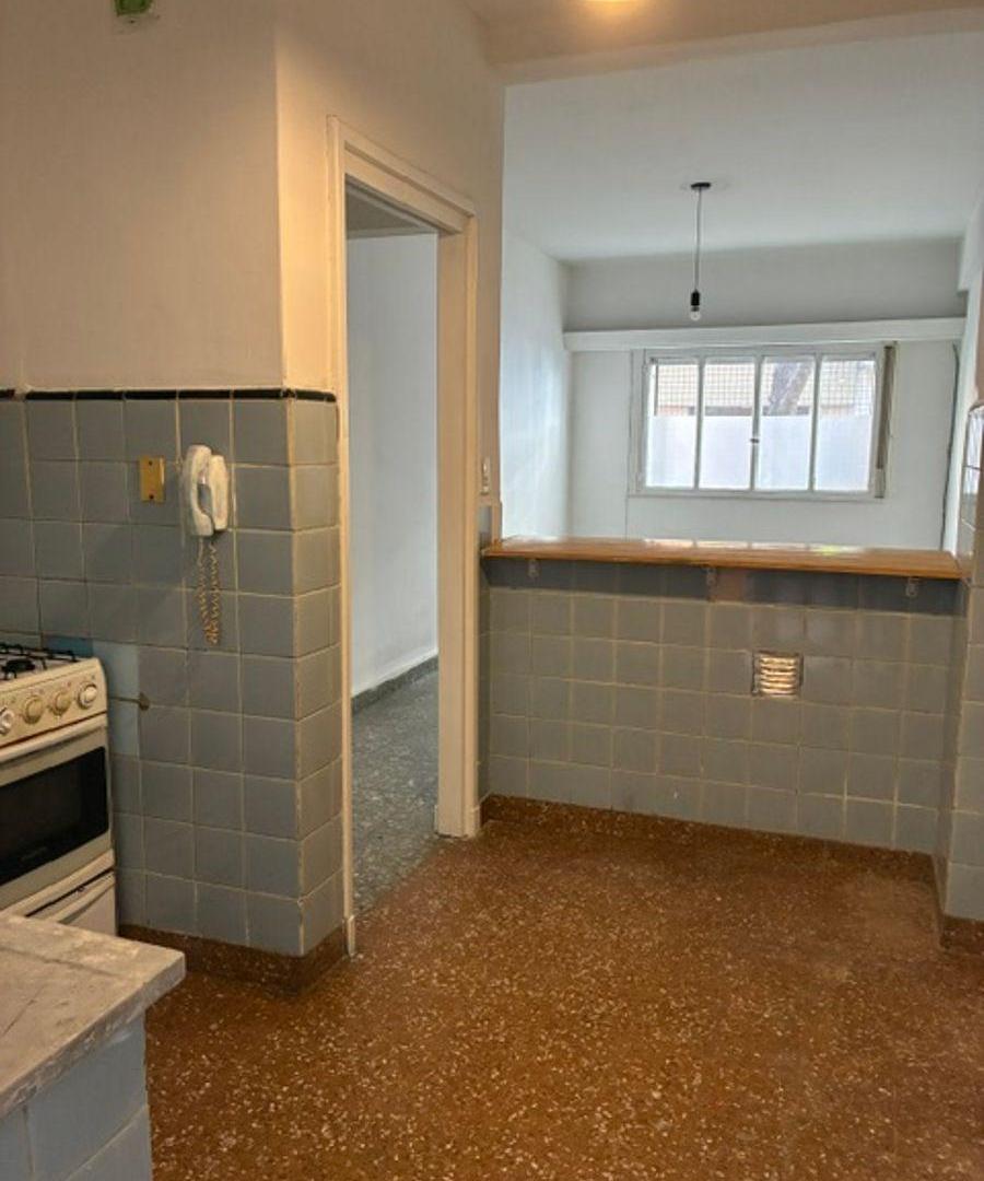 Foto de Departamento de 3 ambientes c/ dependencias y patio en venta, imagen 1