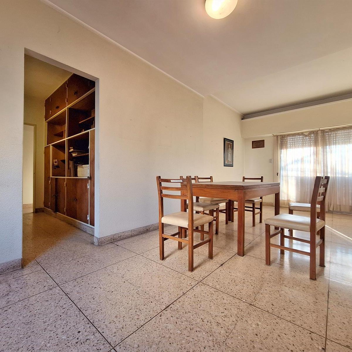 Casa de Cinco Dorm. con Patio y Garage 3