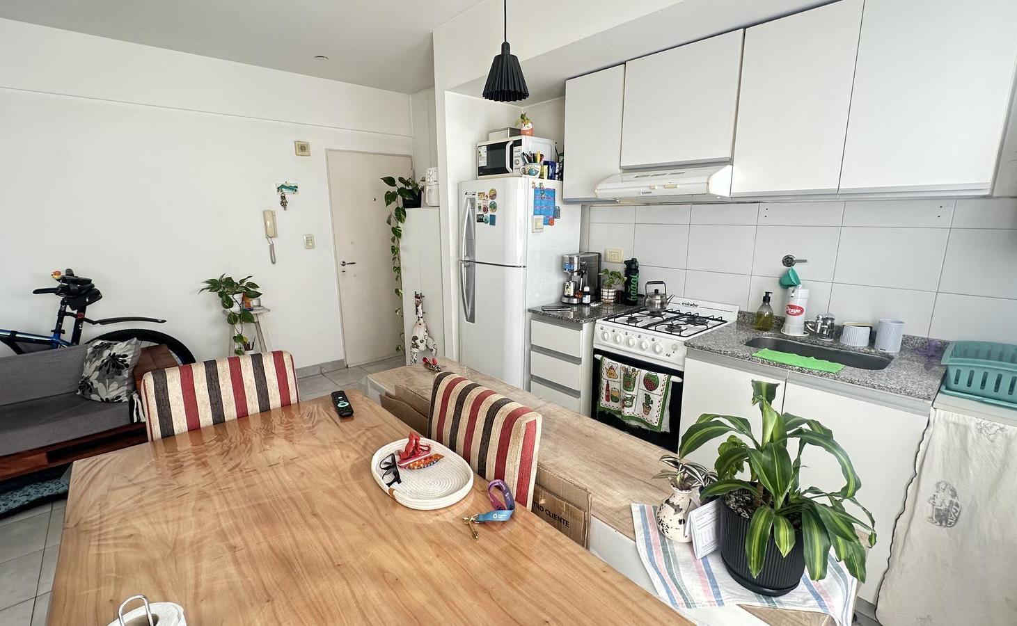 Foto de Departamento con balcon en Villa Pueyrredon, imagen 2