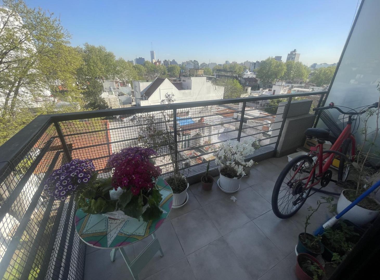 Foto de Departamento con balcon ambiente divisible en Parque Avellanreda, imagen 3
