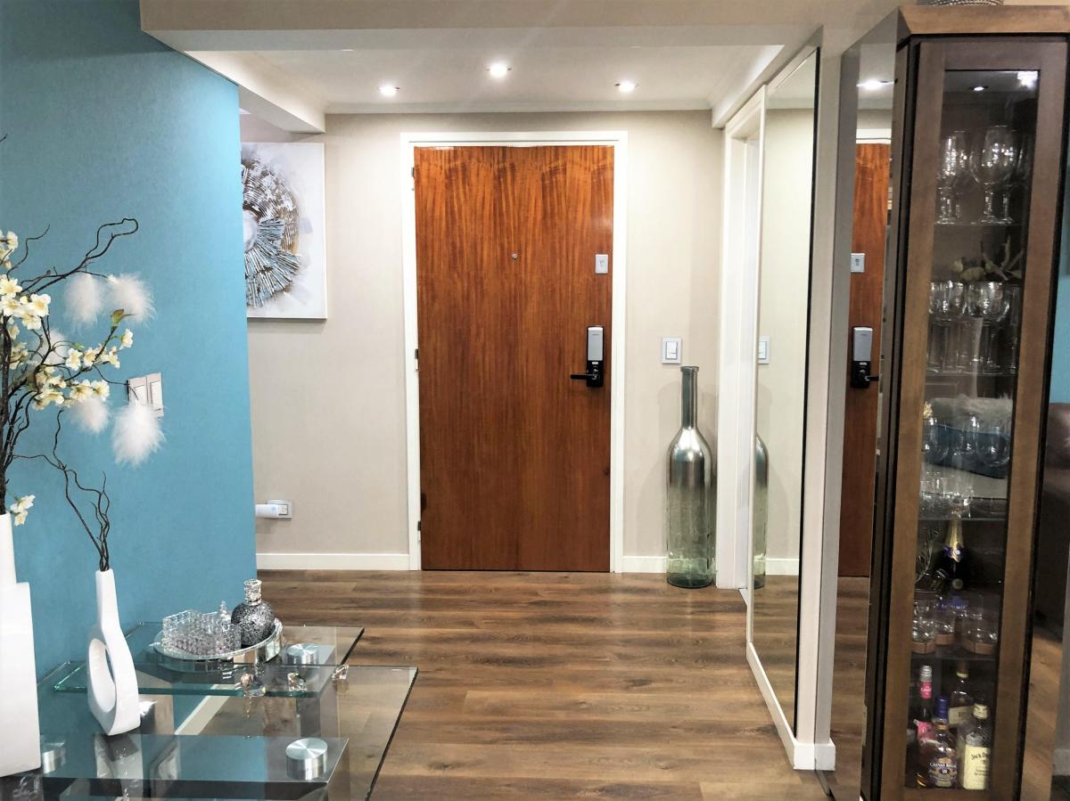 Espectacular Departamento de 4 Ambientes con 2 Cocheras y 1 Baulera! 2