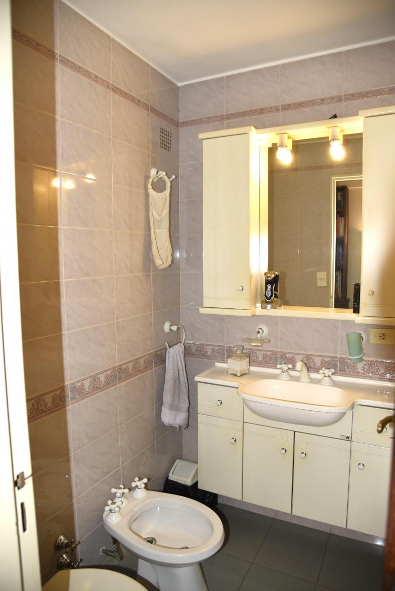 Oportunidad! Departamento de 5 Ambientes con Dependencia en Barracas! 5