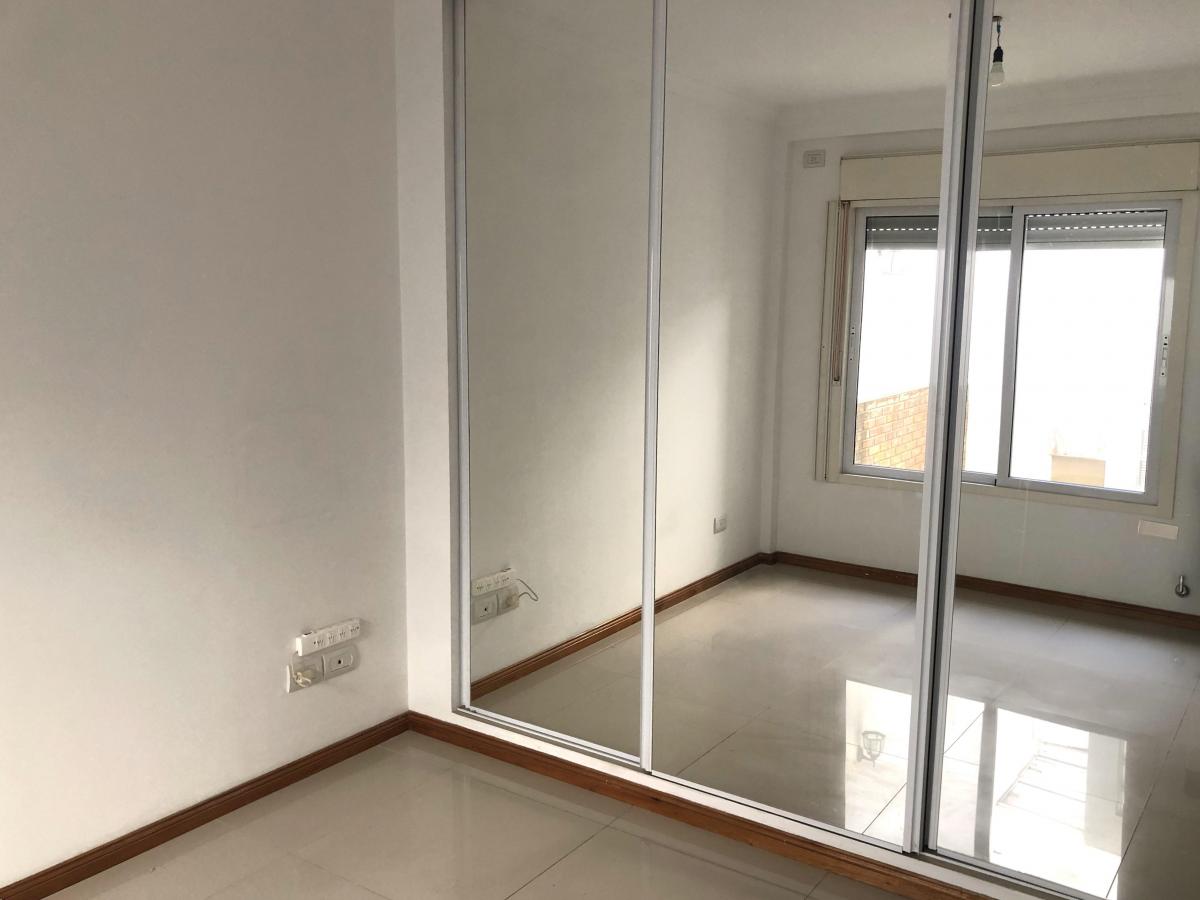 Excelente PH de 2 Ambientes con Patio en Villa Devoto 3