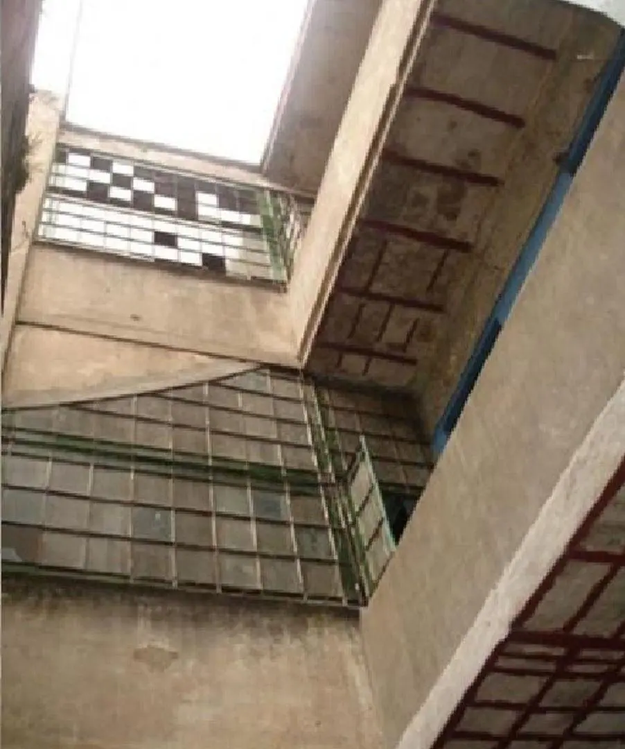 Excelente edificio de Planta baja y 3 Pisos en Barracas 2