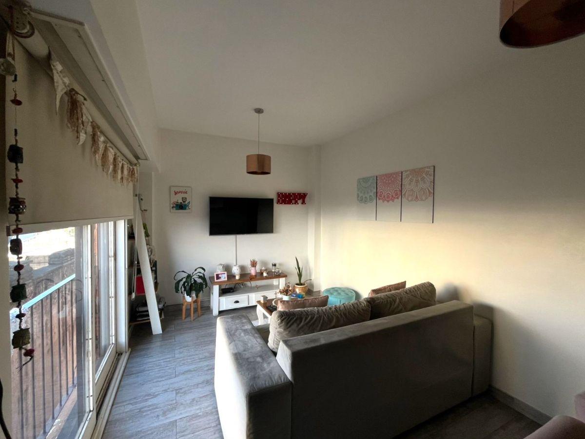 Departamento de 2 ambientes sobre avenida Montes de Oca en Barracas