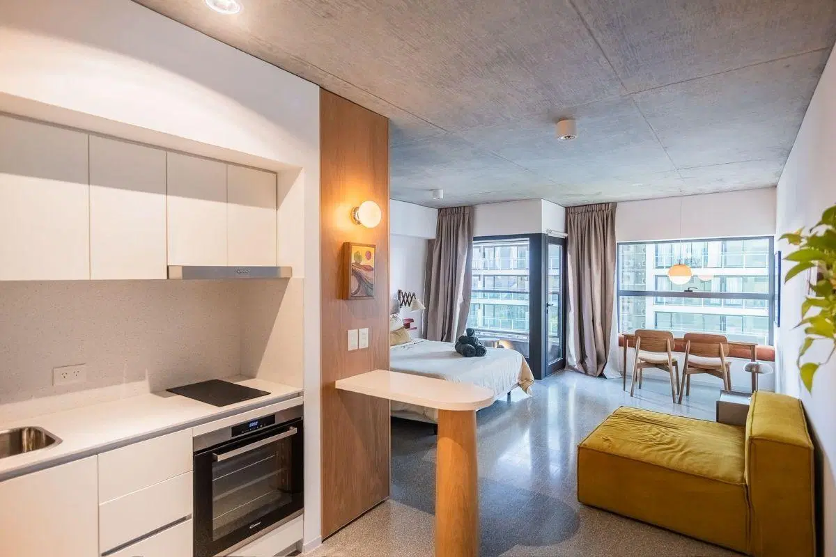 ALQUILER! Monoambiente, equipado por completo, en Huergo 475 4