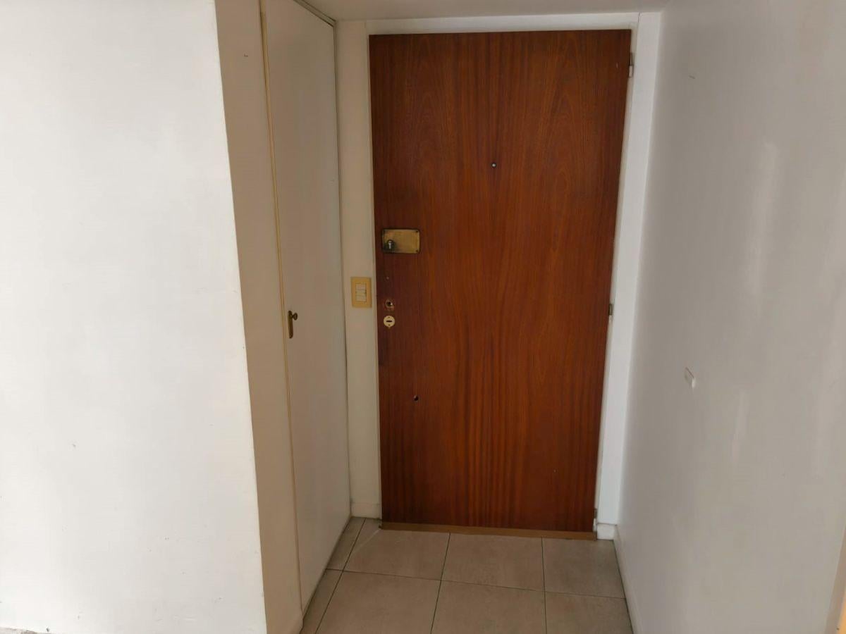 Foto de Departamento de 2 ambientes con cochera en Recoleta, imagen 1