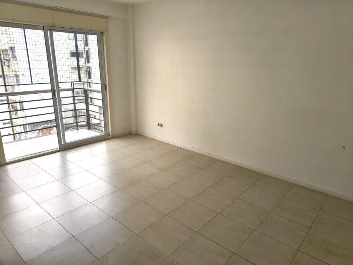 Foto de Departamento de 2 ambientes con cochera en Recoleta, imagen 3