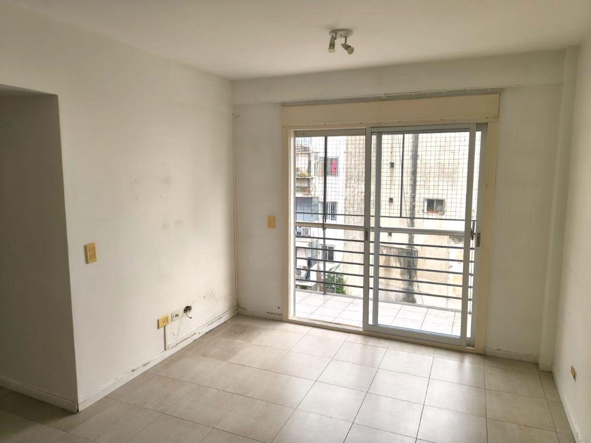 Foto de Departamento de 2 ambientes con cochera en Recoleta, imagen 2