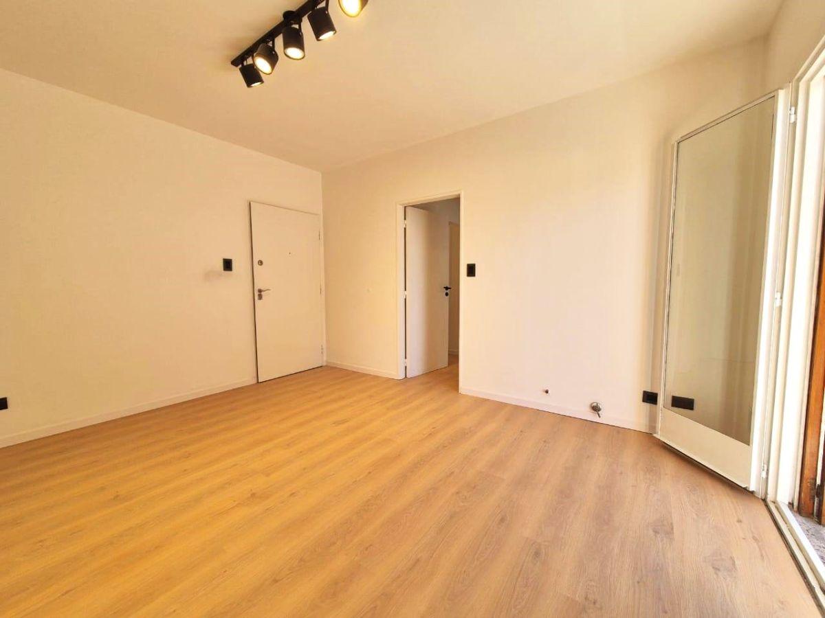 Foto de OPORTUNIDAD! Departamento de 4 ambientes con balcón en Barracas, imagen 2