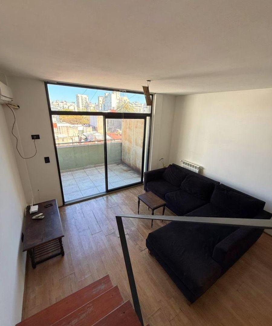Foto de Departamento de 3 ambientes en dúplex, semi amoblado, en San Telmo, imagen 1