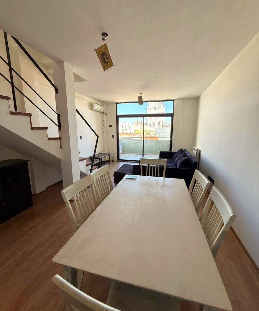Foto de Departamento de 3 ambientes en dúplex, semi amoblado, en San Telmo, imagen 2