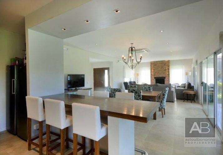 Foto de CASA EN VENTA EN BARRIO BS AS VILLAGE, imagen 2