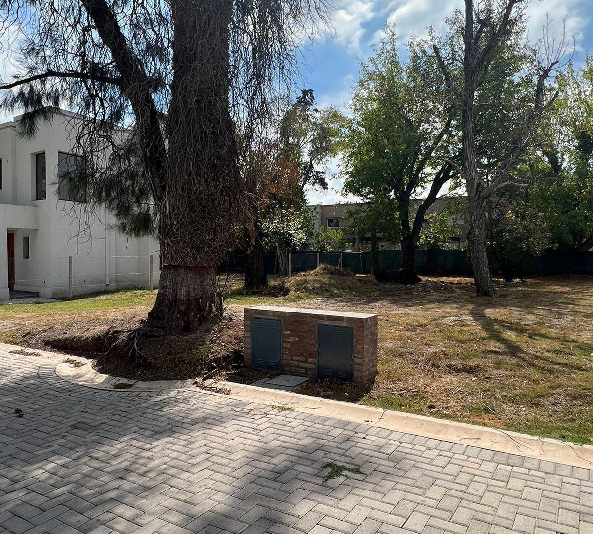 Foto de LOTE EN VENTA EN BARRIO EL SAUCE, BELLA VISTA, imagen 2