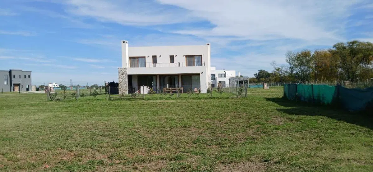 LOTE EN VENTA EN BARRIO CERRADO VILLAGE PLAZA 3
