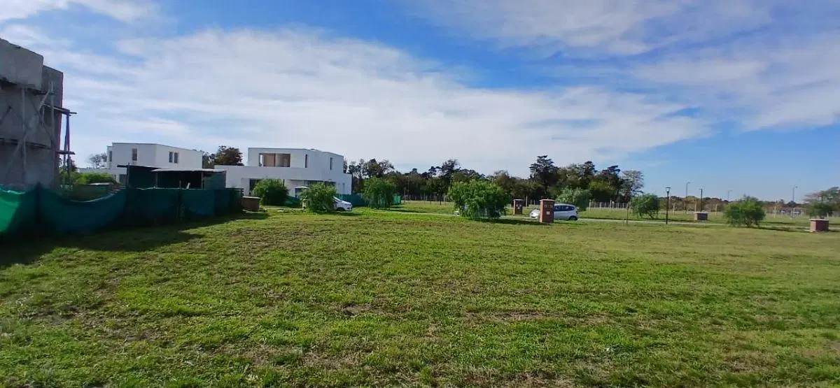 LOTE EN VENTA EN BARRIO CERRADO VILLAGE PLAZA 5