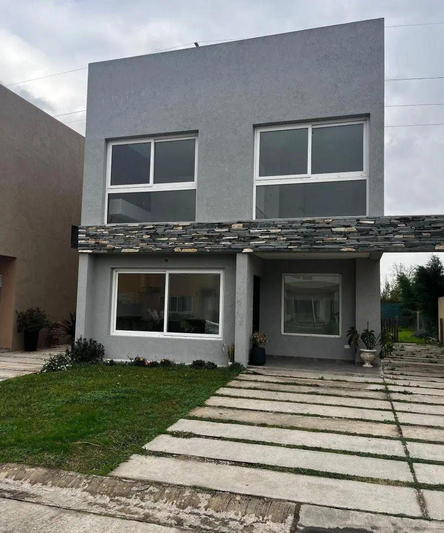 CASA EN VENTA EN BARRIO BS AS VILLAGE 3