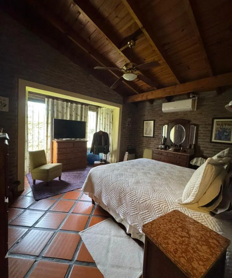 IMPORTANTE CASA EN VENTA EN BELLA VISTA 5