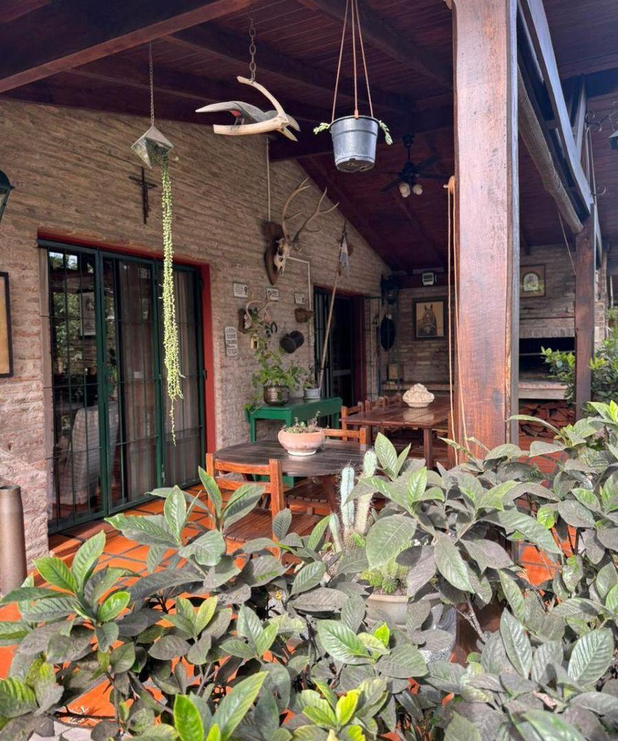 IMPORTANTE CASA EN VENTA EN BELLA VISTA