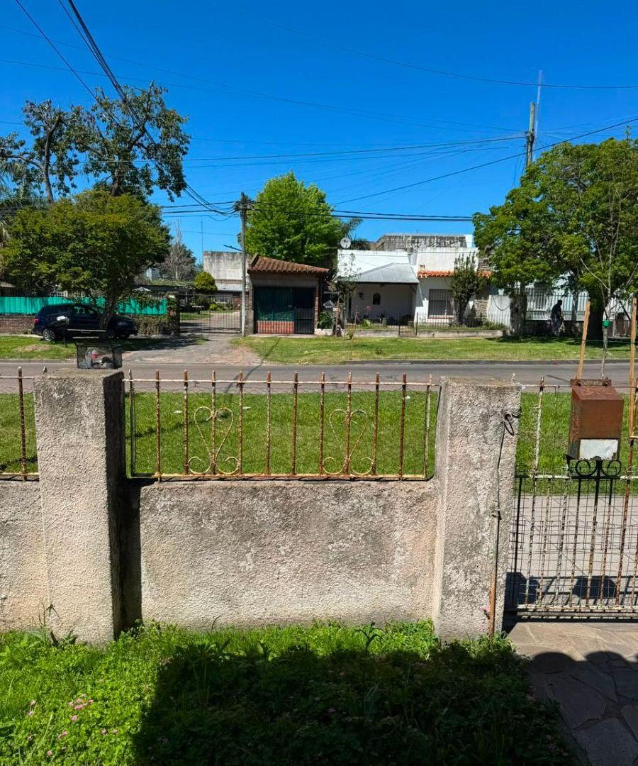 Foto de OPORTUNIDAD CASA EN VENTA CON GRAN POTENCIAL EN SAN MIGUEL, imagen 1