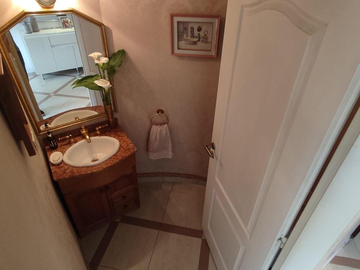 Foto de Hermoso CHALET 5 amb Piscina Cochera Venta Ramos Mejia, imagen 3
