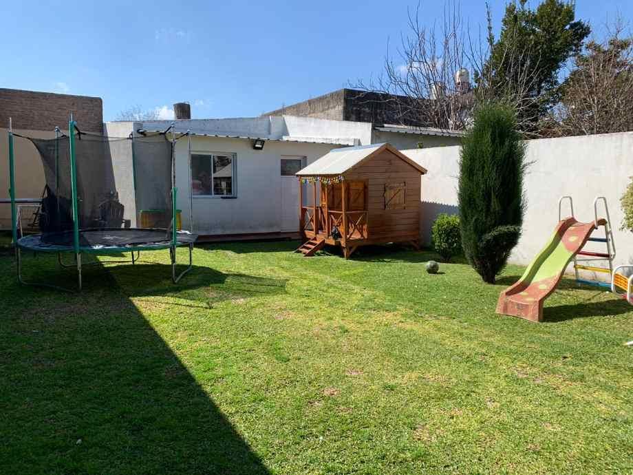 Hermosa Casa 4 Amb Piscina Fondo Libre Venta - Ramos Mejia